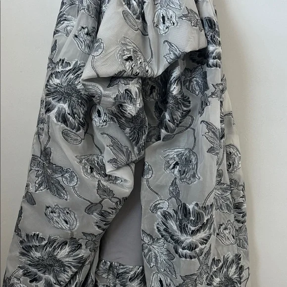 Elliat Blossom Silver Jacquard High-Low Maxi Dress Size: XS - Picture 7 of 13